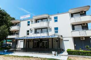 Апартаменты Apartman De Lux Vetprom Den Улцинь-2